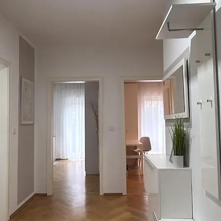 Apartamento Schoene 4-zimmerwohnung, Bei Wiesbaden/mainz/ffm Schlangenbad