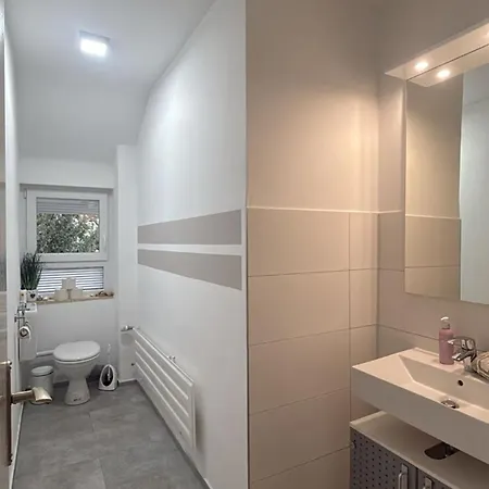 Apartamento Schoene 4-zimmerwohnung, Bei Wiesbaden/mainz/ffm Schlangenbad