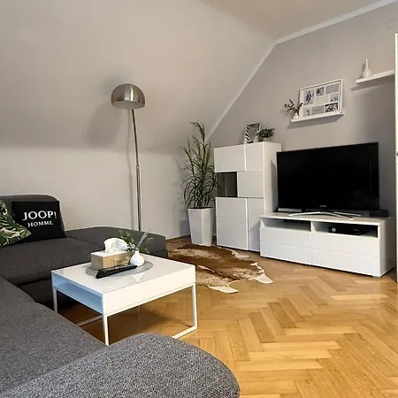 Schoene 4-zimmerwohnung, Bei Wiesbaden/mainz/ffm Apartamento