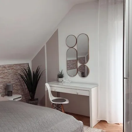 Schoene 4-zimmerwohnung, Bei Wiesbaden/mainz/ffm Apartamento