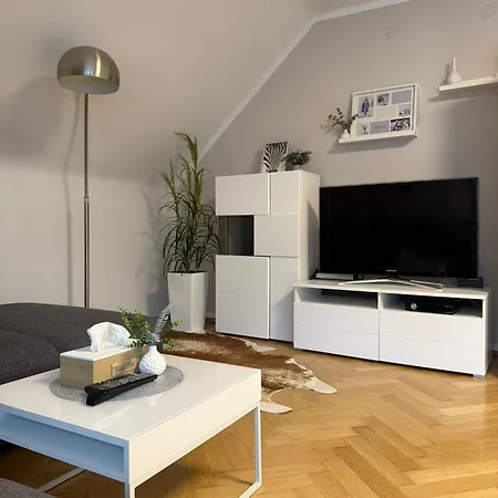 Apartamento Schoene 4-zimmerwohnung, Bei Wiesbaden/mainz/ffm Schlangenbad